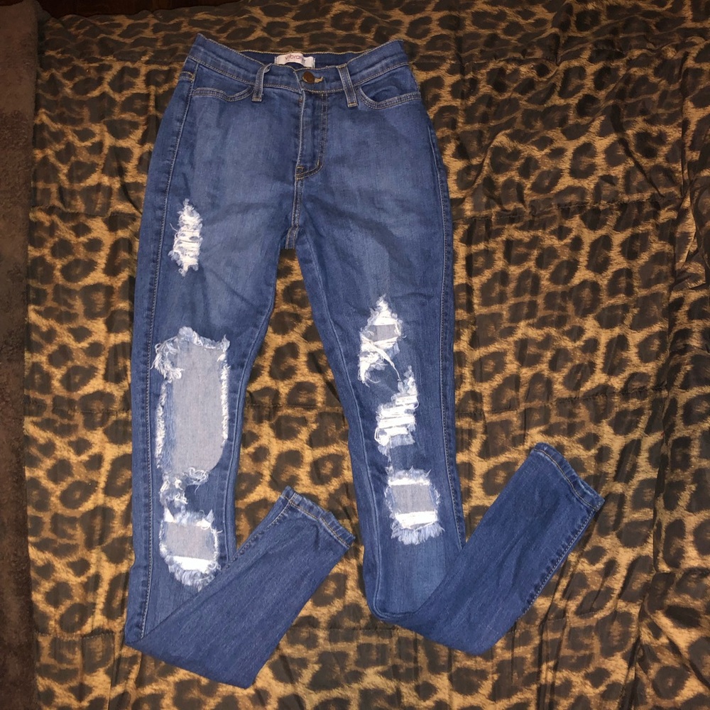 Comfy form fitting highwaist fashion nova jeans !!